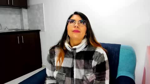 Snapshot of luna_dumont chatting on February 18, 11:22 am luna online show from February 18, 11:22 am
