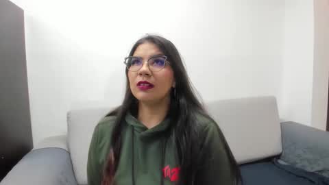 luna  online show from December 4, 11:12 am