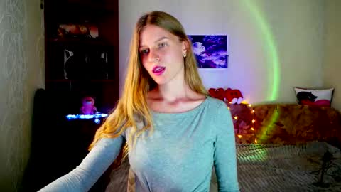 Snapshot of luna_evan chatting on September 23, 9:29 am luna_evan online show from September 23, 9:29 am