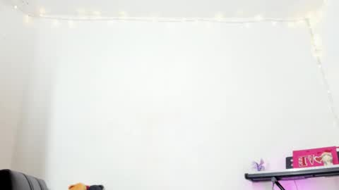 Snapshot of luna_fioree chatting on September 26, 2:15 pm  Luna Fioree  online show from September 26, 2:15 pm