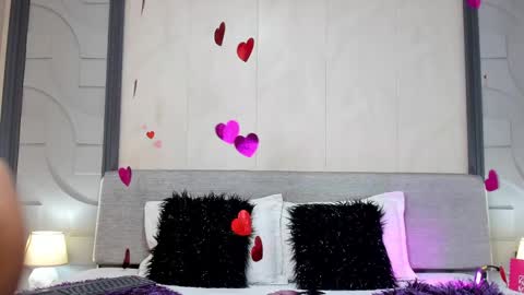 Snapshot of luna_fioree chatting on February 23, 3:39 am  Luna Fioree  online show from February 23, 3:39 am