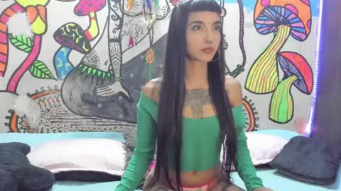 Snapshot of luna_gc chatting on October 7, 1:32 am luna_gc online show from October 7, 1:32 am
