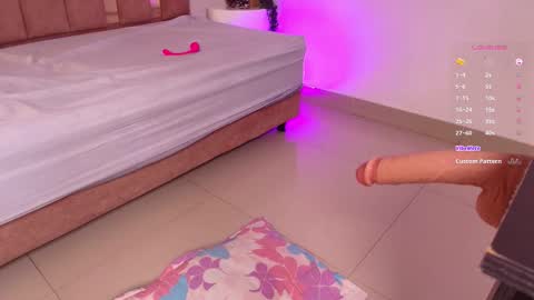 luna_kassiel online show from March 5, 1:40 pm