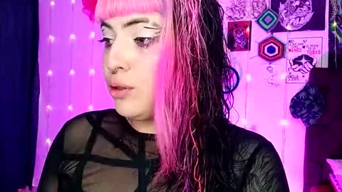 Snapshot of luna_ray420 chatting on December 31, 9:28 pm MISS LUNA online show from December 31, 9:28 pm