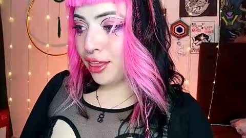 Snapshot of luna_ray420 chatting on February 3, 12:47 am MISS LUNA online show from February 3, 12:47 am