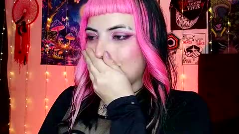 Snapshot of luna_ray420 chatting on March 7, 4:00 pm MISS LUNA online show from March 7, 4:00 pm