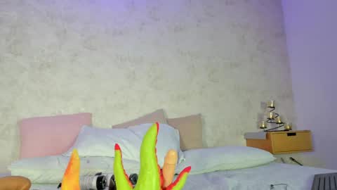 Luna online show from April 13, 6:09 pm