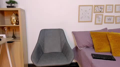 Snapshot of luna_valle chatting on January 24, 8:32 pm luna_valle online show from January 24, 8:32 pm