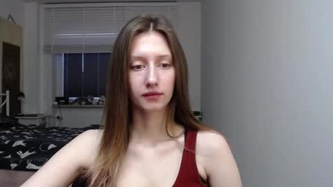 L U N A  online show from February 3, 6:33 am