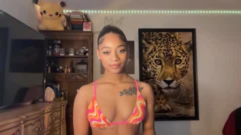 lunaa_11 online show from December 12, 9:58 pm