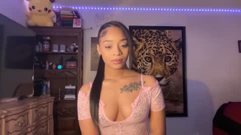 lunaa_11 online show from January 16, 4:07 am