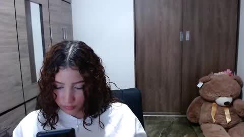 lunaa_sub online show from February 9, 7:27 pm