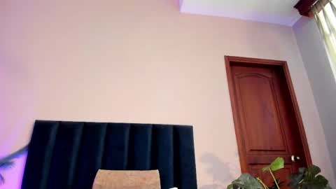 Luna Aspen online show from March 30, 6:18 pm