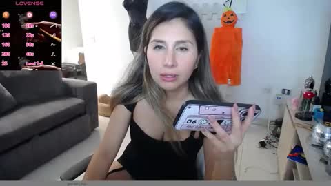 Snapshot of lunagardners chatting on October 3, 8:14 pm lunagardners online show from October 3, 8:14 pm