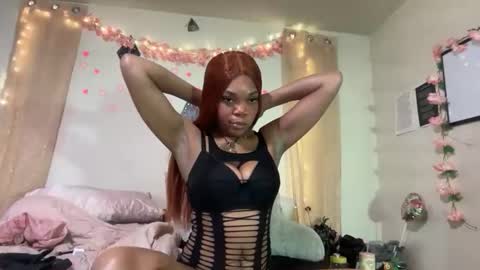 lunanova4 online show from April 5, 5:39 am