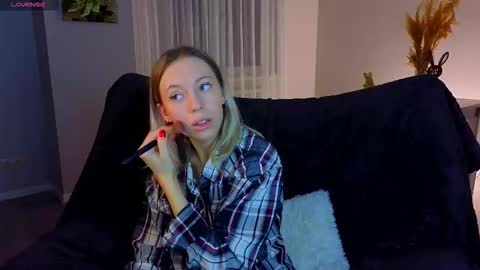 Kelly online show from November 28, 2:42 pm