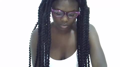 Snapshot of lupitah_ chatting on February 7, 7:50 am sweet girl online show from February 7, 7:50 am