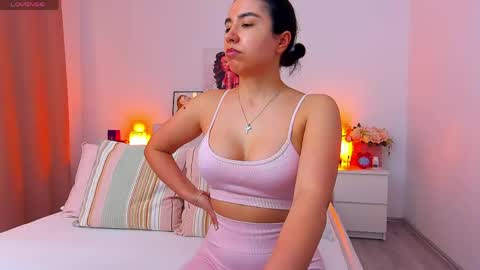LusciousSarra online show from May 10, 3:52 am