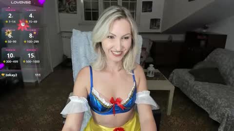 Snapshot of lush_addicted chatting on October 7, 5:17 pm online show from October 7, 5:17 pm