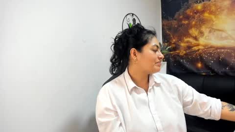 Angela 3 online show from December 10, 5:00 pm