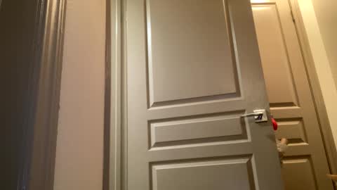 LOLA online show from December 3, 7:52 am