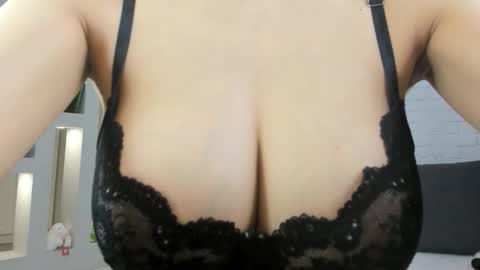 Yuna online show from February 5, 2:03 am