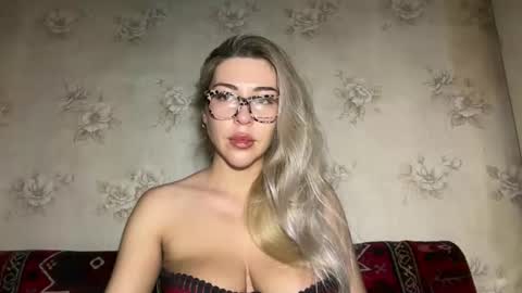 LuxSonyaStar online show from November 16, 8:20 pm