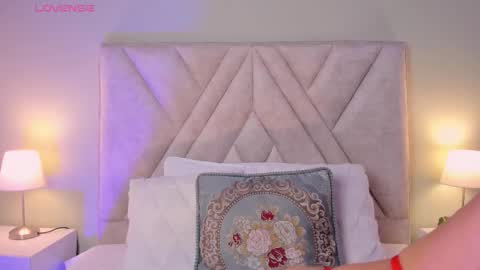 Snapshot of lyalee chatting on October 10, 12:32 pm Lya Lee online show from October 10, 12:32 pm