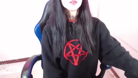  Lycoris  online show from April 7, 10:01 pm