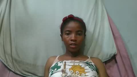 lydie856696 online show from May 11, 4:04 pm