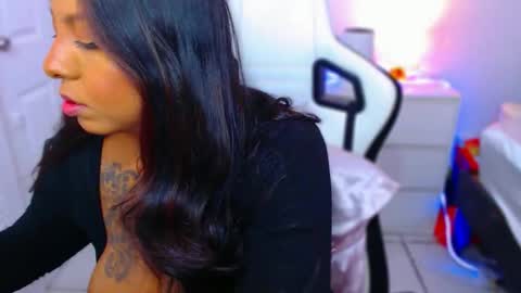 Lyla Fox online show from January 19, 1:46 am