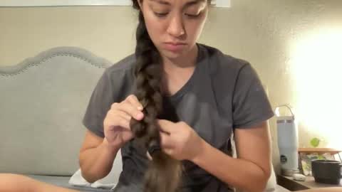 Olivia online show from November 17, 12:00 am