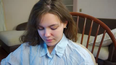 hi im Lyle online show from February 5, 3:13 am