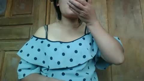 lylymai online show from October 22, 7:46 am