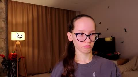 Sara online show from November 5, 4:34 pm