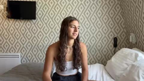  LYNN  online show from April 24, 7:44 am