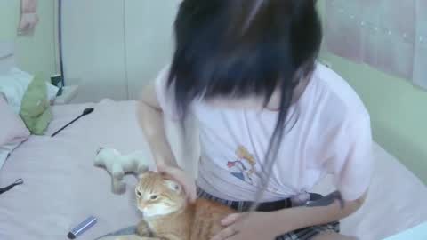 Kira online show from October 10, 11:37 am
