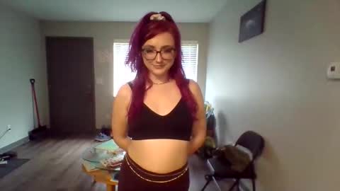 Lynn  online show from March 11, 4:31 pm