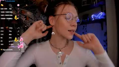 Snapshot of lyra_thenymph chatting on October 17, 10:40 am Lyra online show from October 17, 10:40 am