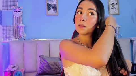 Lizzy smith  online show from January 30, 7:48 pm