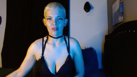 Noah Askew online show from December 21, 5:22 am