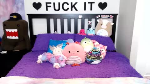 Mackenzie Wolfe online show from September 11, 7:31 am