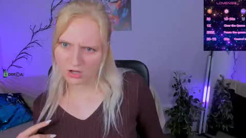 Snapshot of madam_ulis chatting on October 9, 3:49 pm Ulis online show from October 9, 3:49 pm