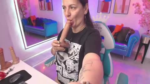 Madame Scarllet  online show from April 10, 11:38 am