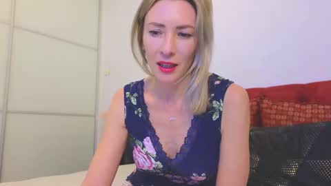 Snapshot of maddalena_ chatting on December 19, 9:16 pm Maddalena online show from December 19, 9:16 pm
