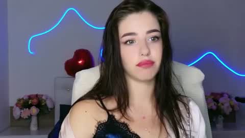 maddieperezz online show from June 25, 8:43 pm