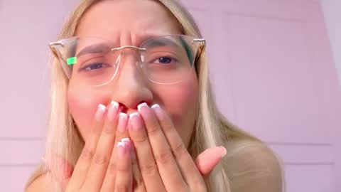 maddietease online show from November 7, 1:49 pm