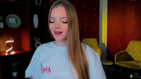 maddy moah online show from May 18, 5:02 am