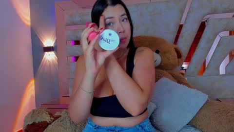 Snapshot of maddycrofft chatting on January 9, 11:14 am Maddy Crofft online show from January 9, 11:14 am