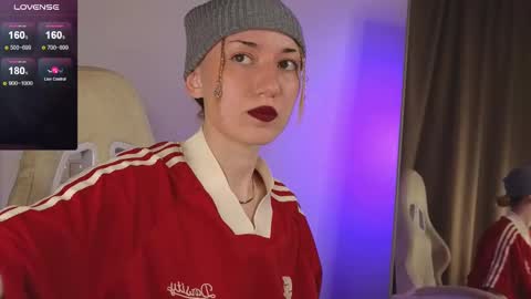 maddygarcia online show from December 8, 5:33 pm